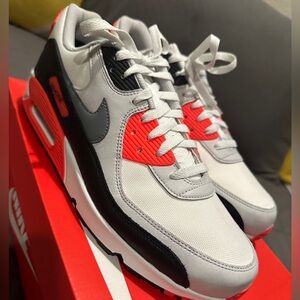Men’s NIKE AIR MAX 90; SUMMIT WHITE/COOL GREY; size 12; worn once